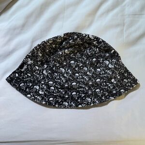 STUSSY “Bones” Bucket Hat (L/XL)